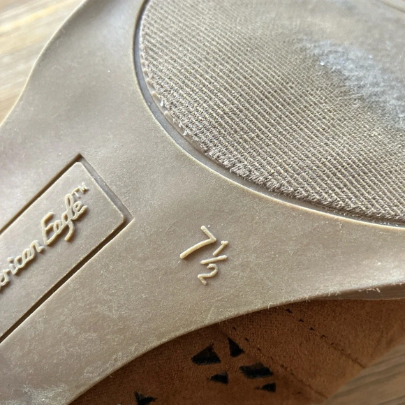 American Eagle 7.5 brown microsuede open toe‎ sandals with stacked heel. - Picture 6 of 6